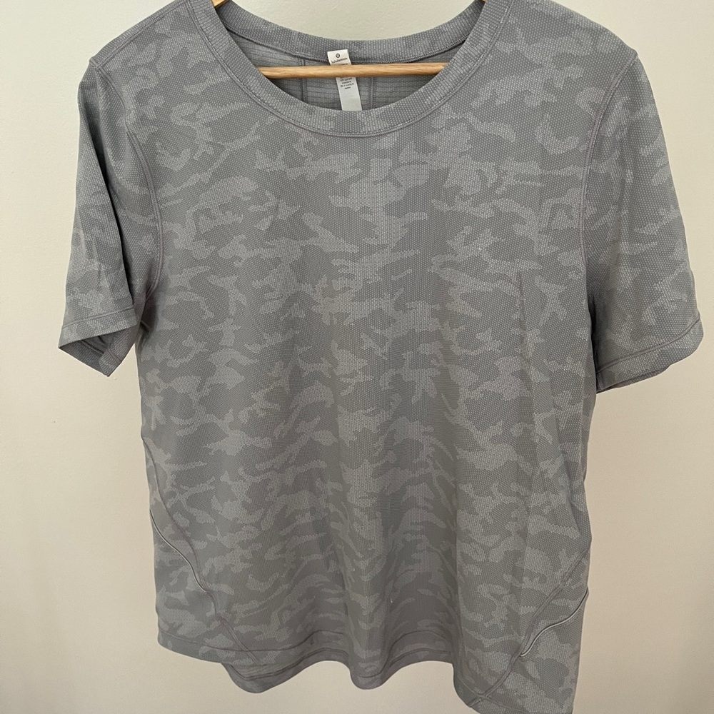 lululemon athletica Gray Camo Short Sleeve Tee